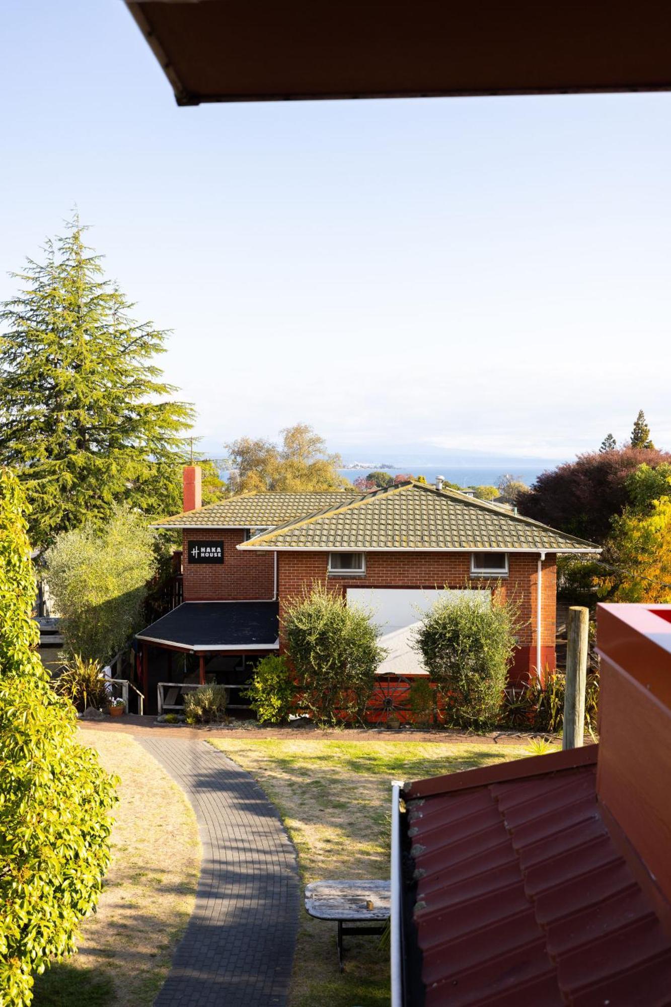 Haka House Taupo Hostel Exterior foto