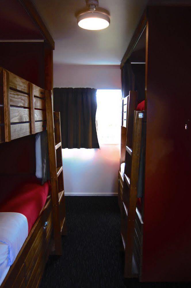 Haka House Taupo Hostel Exterior foto